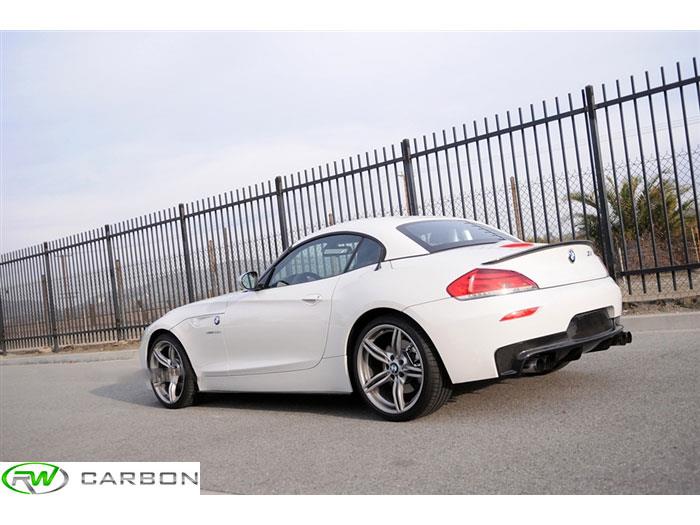 Bmw z4 carbon fiber diffuser