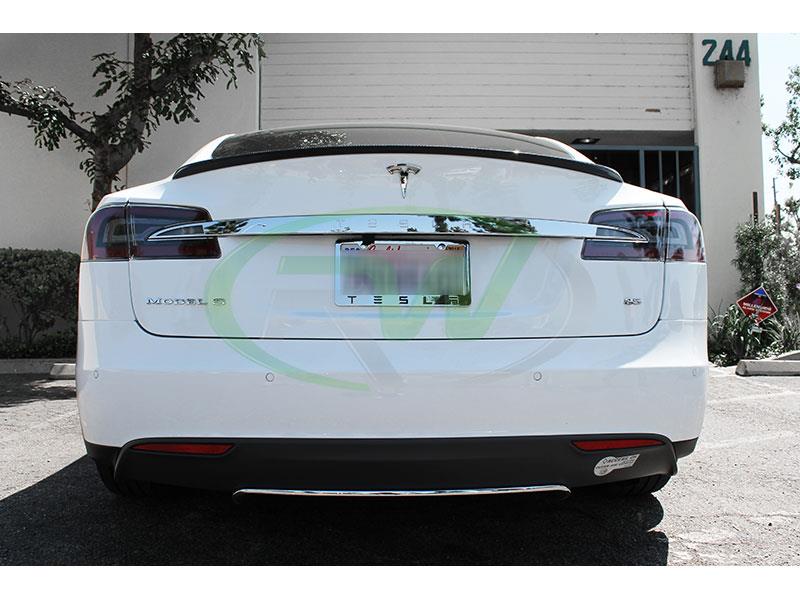 RW-Carbon-Fiber-Trunk-Spoiler-Tesla-Model-S-White-4.jpg